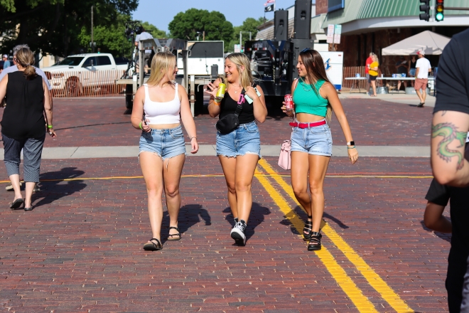 Street Dance Girls Walking 