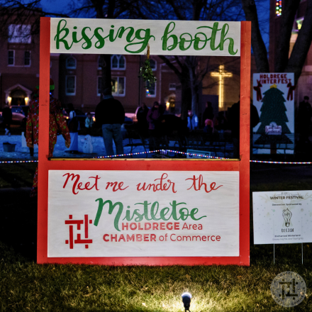 Meet Me Mistletoe